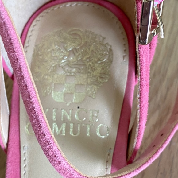 Gorgeous Vince Camuto Sandals - 7.5 - Picture 3 of 5